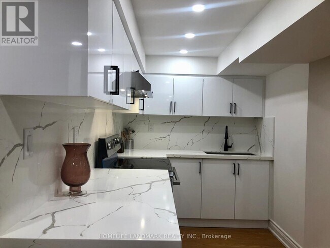 Building Photo - 95 Dewpoint Rd