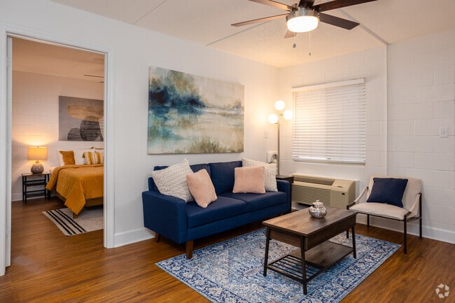 Interior Photo - Edge at 401