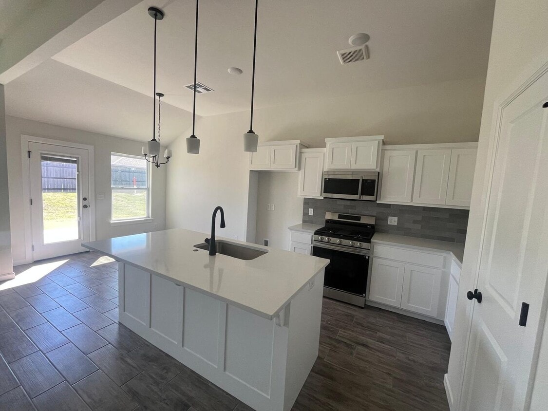Foto principal - BRAND NEW – Be the First to Live in This S...