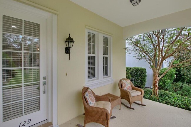 Building Photo - 129 Poinciana Dr