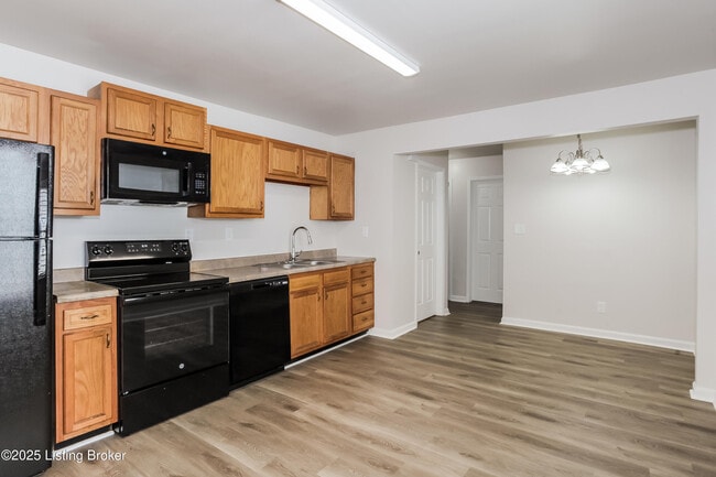 Building Photo - 5130 Fay Ave