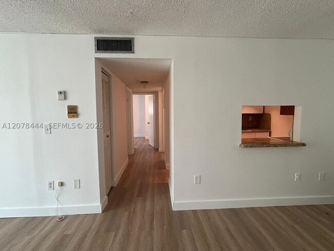 Building Photo - 1673 Bay 405 Bay