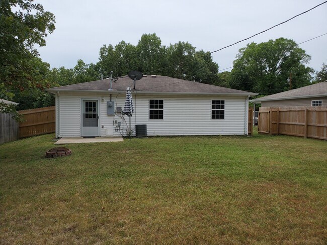 Building Photo - 2017 Campground Rd