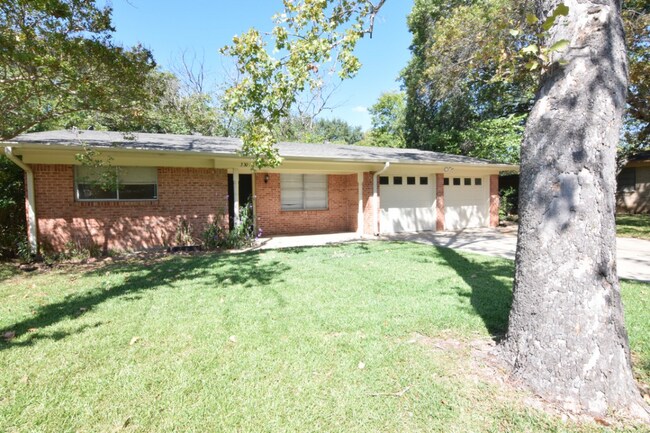 Foto del edificio - 3306 East Dr