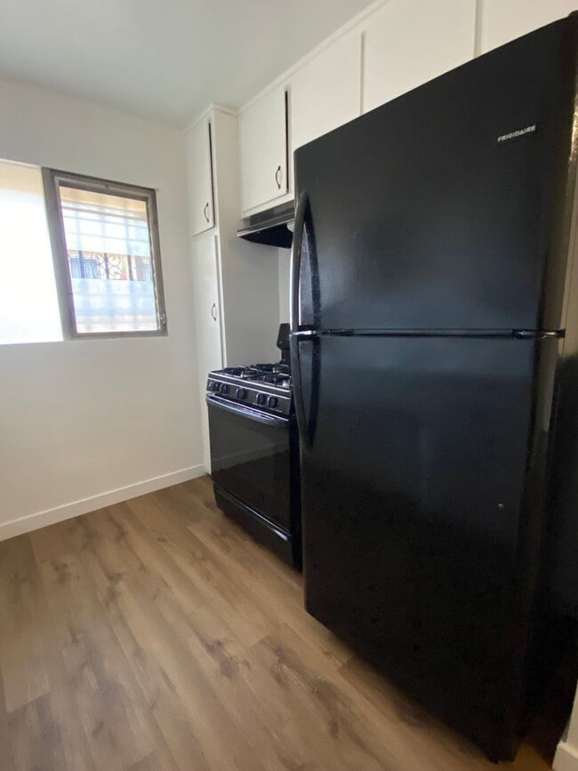 Building Photo - 629 Hayworth Ave