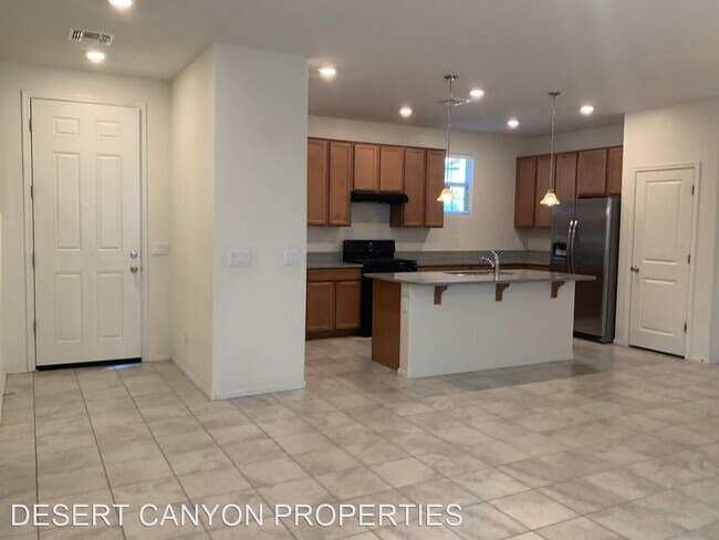 Building Photo - 4 br, 3 bath House - 175 E Bluejay Dr