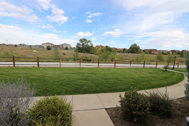 Building Photo - 3 bedroom townhome, NE Colorado Springs