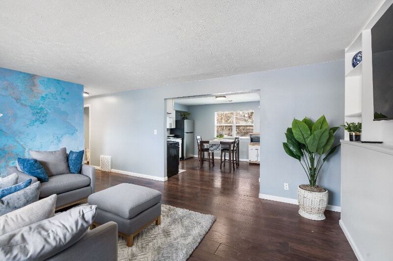 2330 N Flora Ave Unit A, Peoria, IL 61604 Room for Rent in Peoria, IL