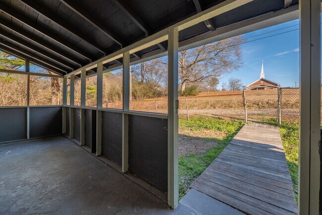 Foto del edificio - 320 Old Pne Hl Rd