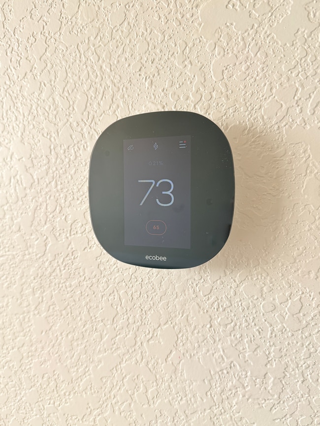 smart-thermostat-high-line-pointe-2x2-1281-517-mount-evans-2-11-2026.JPG - High Line Pointe