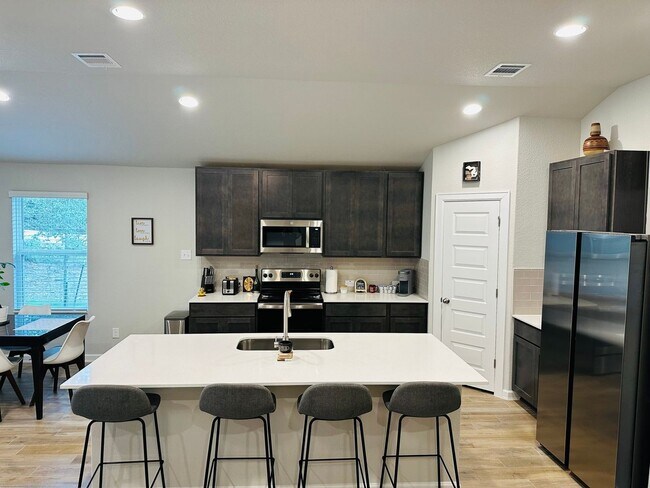 Foto del edificio - 3 Bedroom Single Family Home in Lago Vista
