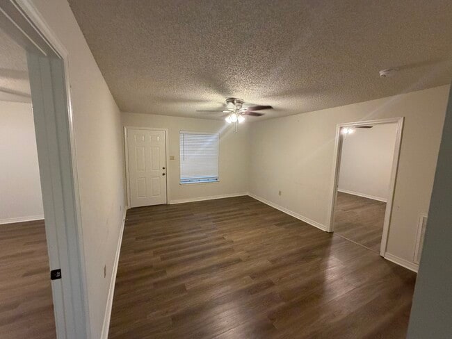 Building Photo - 6377 Quin Dr