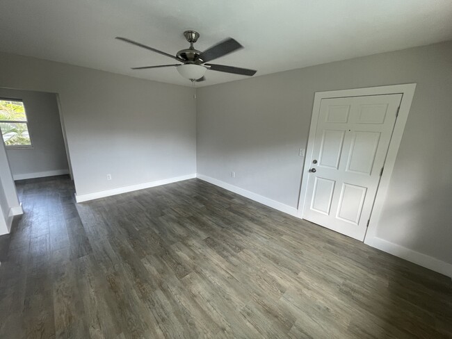 Foto del edificio - 125 Gables Edgewater Drive