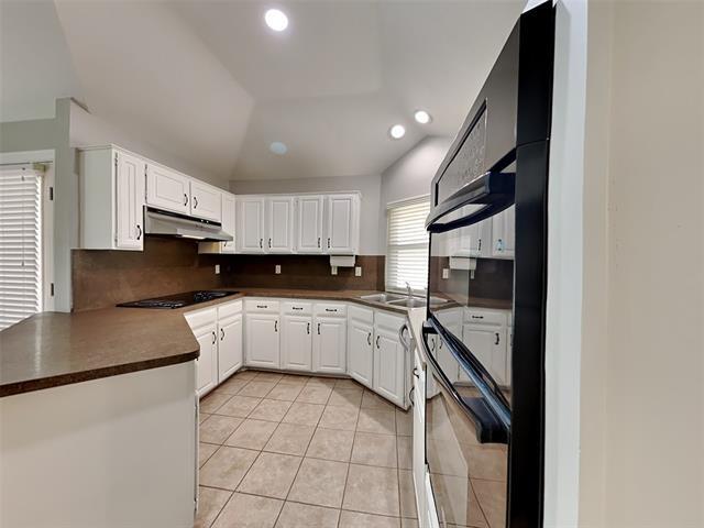 Building Photo - 16642 Cleary Cir