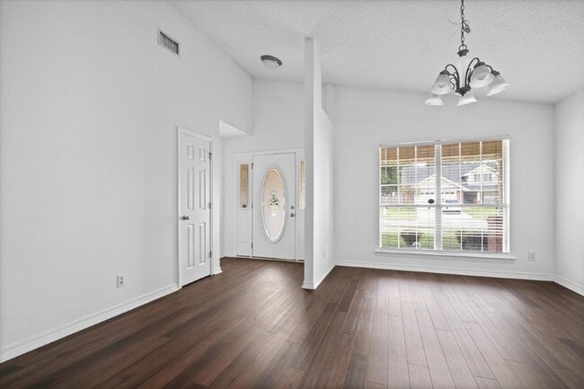 Building Photo - 2659 Rosebud Dr E