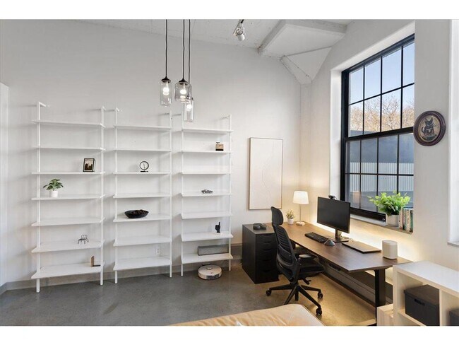 Foto del edificio - 730 Stinson Blvd NE