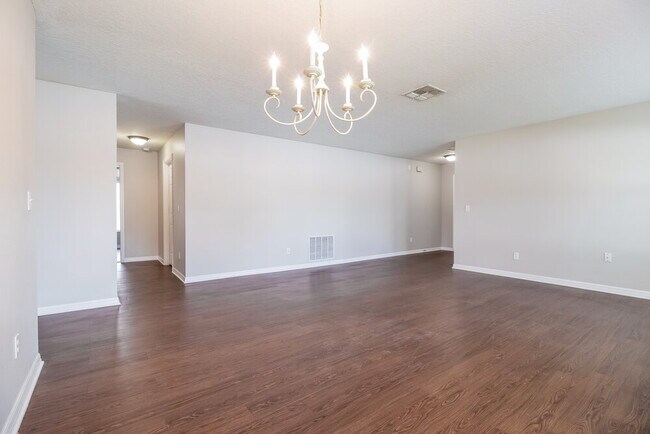 Foto del edificio - 2327 Norwood Pl