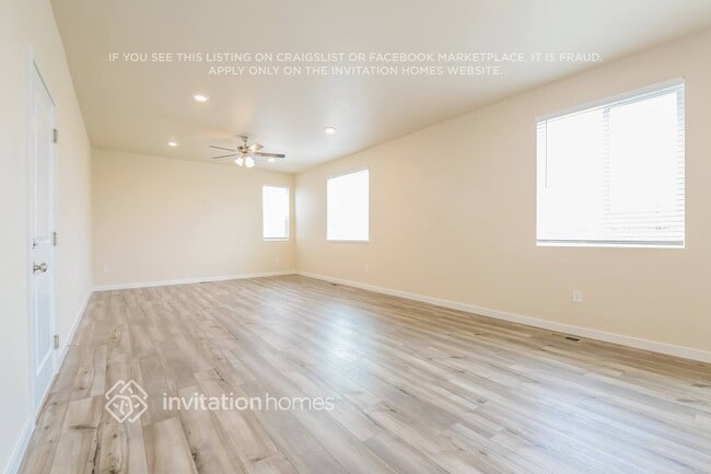 Building Photo - 472 Elbert St