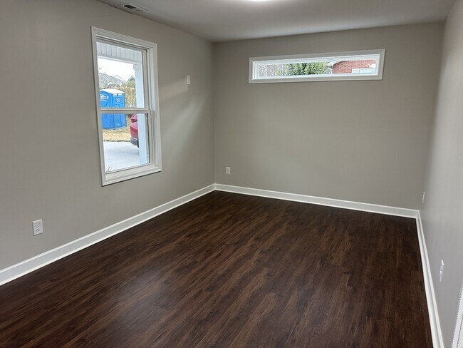 Foto del edificio - BRAND NEW HOME!