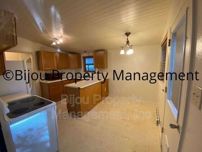 Foto del edificio - 916 Westmoor Dr