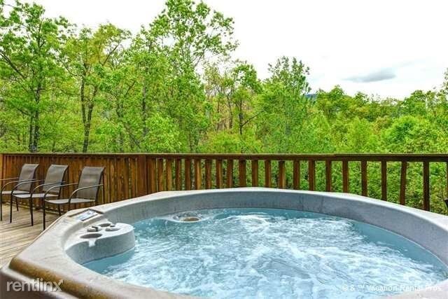 Foto del edificio - 521 Deer Path Ln