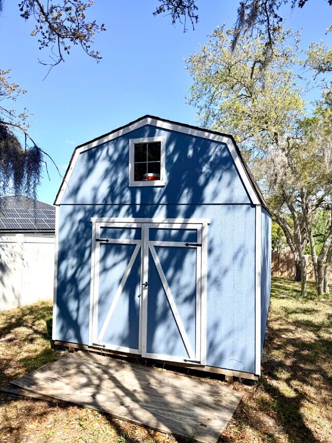 Foto del edificio - Large two Bedroom, 2 Bathroom, 2 Car Garage Home For Rent.