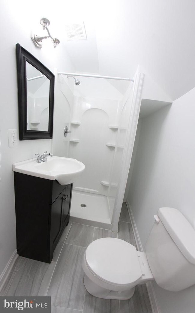 Foto del edificio - 595 Donaldson Ave