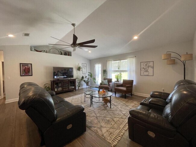 Foto del edificio - 5548 Hannah Street