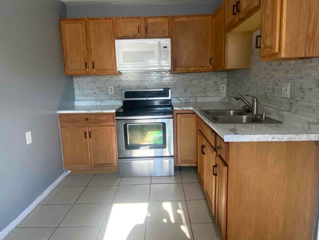 Building Photo - 1227 Alcott Ave