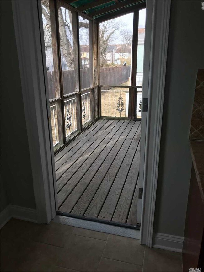 Building Photo - 265 Cedarhurst Ave