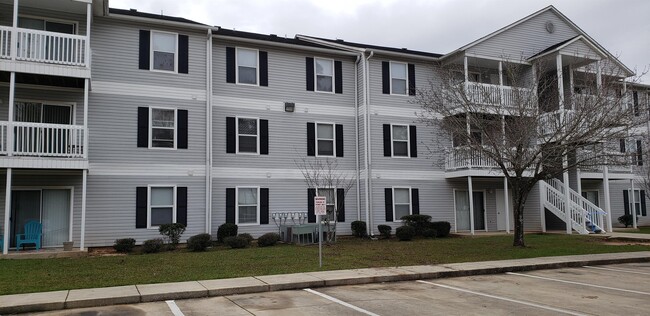 Building Photo - 100 Dairy Rd