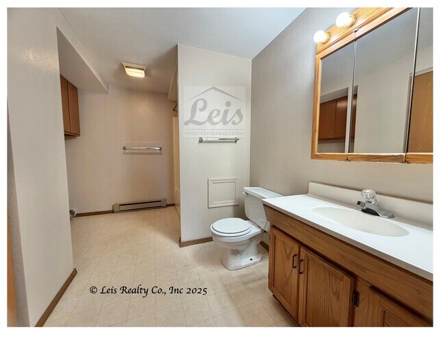 Foto del edificio - 321 W 4th St