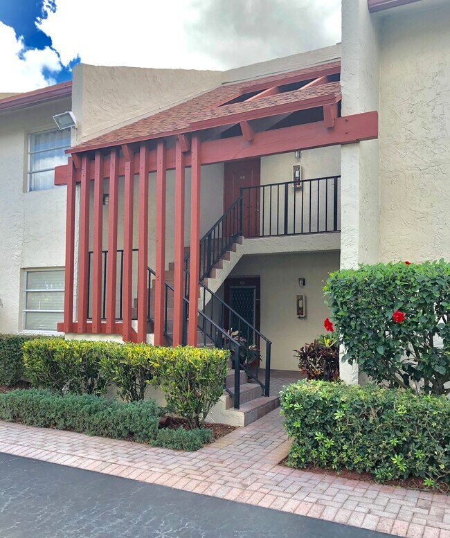 14823 Cumberland Dr Unit M207, Delray Beach, FL 33446 Condo for Rent