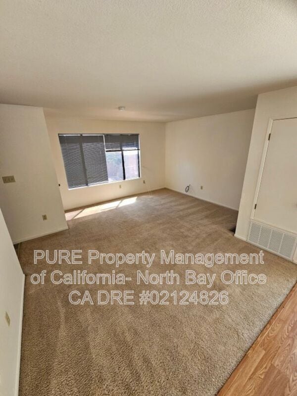 Building Photo - 619 Donner Ln