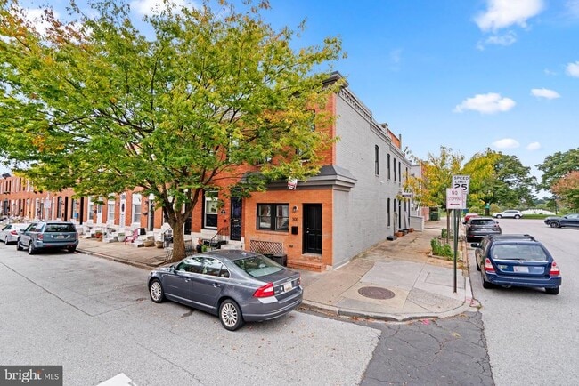 Building Photo - 300 S Robinson St
