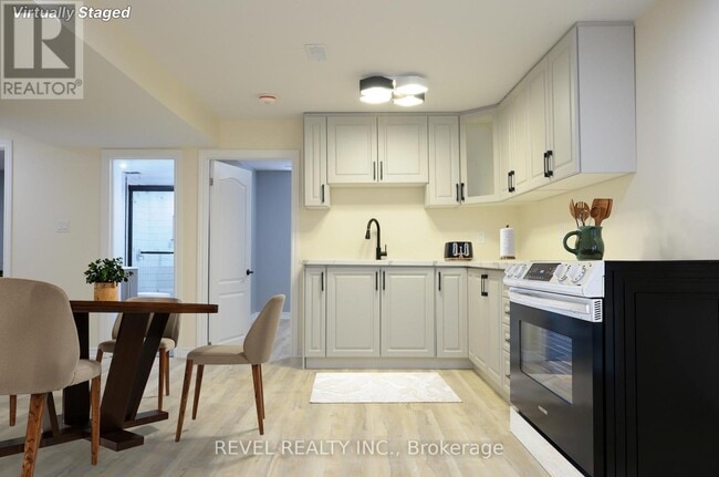 Building Photo - 412 Olde Village Ln