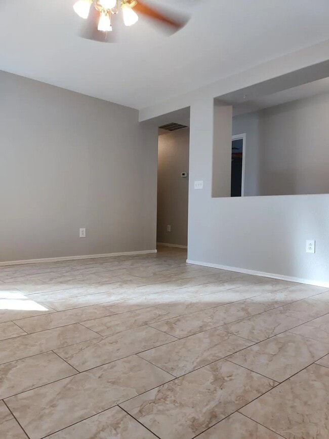 Foto del edificio - 3283 S Bowman Rd