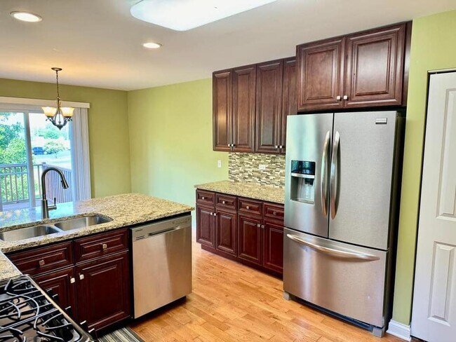 Building Photo - 1437 Meadowsedge Ln