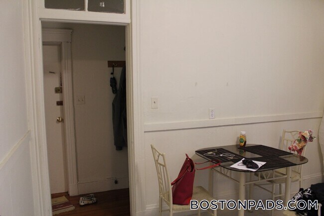 Foto del edificio - 1381 Commonwealth Ave