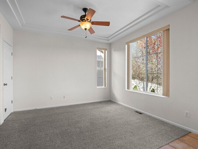 Foto del edificio - Gorgeous Johnstown Home with Attached Garage and Open Layout!