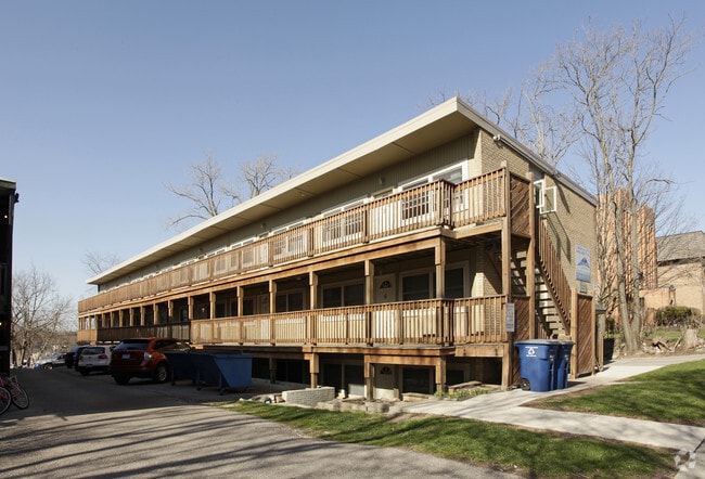 Building Photo - 727 E Kingsley St