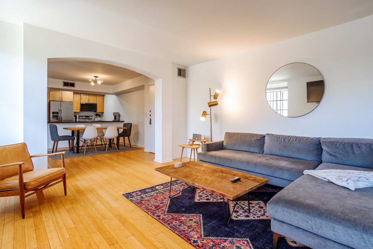 Foto principal - 740 N Kings Rd