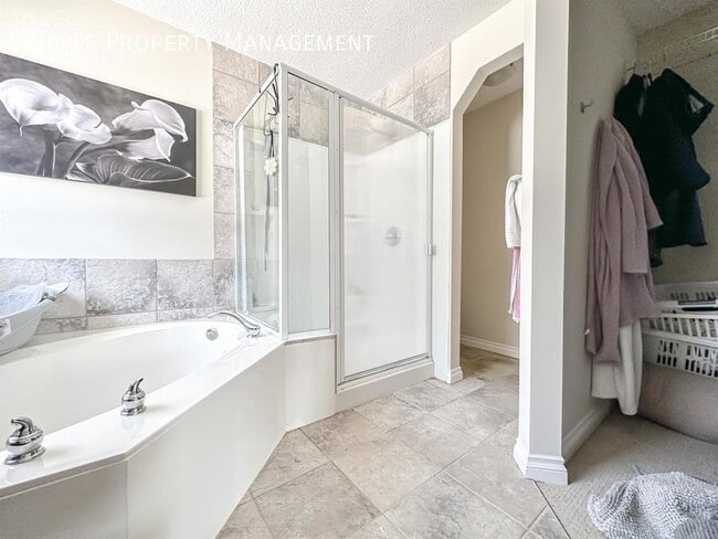 Building Photo - Modern 4 Beds, 3 Baths Single- Family | Av...