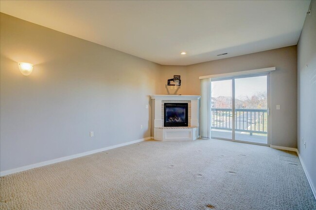 Building Photo - 5196 Sassafras Dr