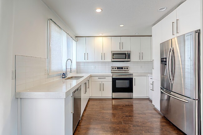 Photo du bâtiment - 1530 Bayside Ave SW