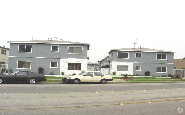 Primary Photo - 10523-10531 1st Ave