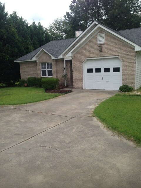 Building Photo - 213 Esquire Ct