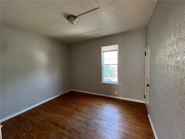 Foto del edificio - 691 Conway St
