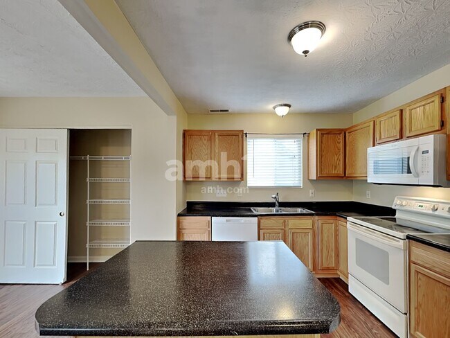 Foto del edificio - 6530 N Andover Way