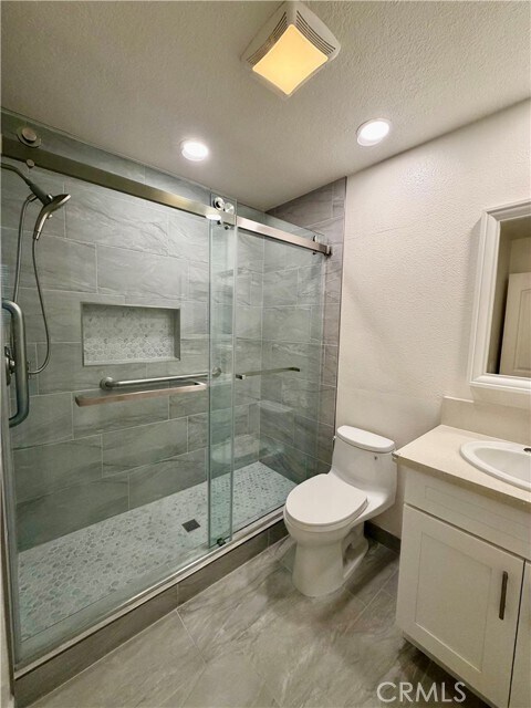 Foto del edificio - 8215 E White Oak Ridge